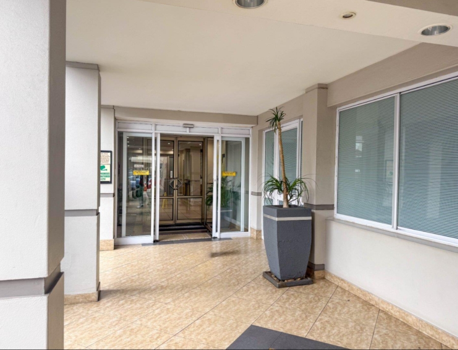To Let 2 Bedroom Property for Rent in Sea Point Western Cape